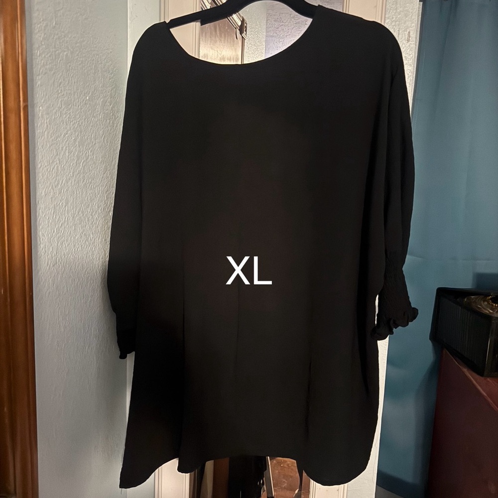 Beautiful black blouse with elastic cuff 3/4 sleeve